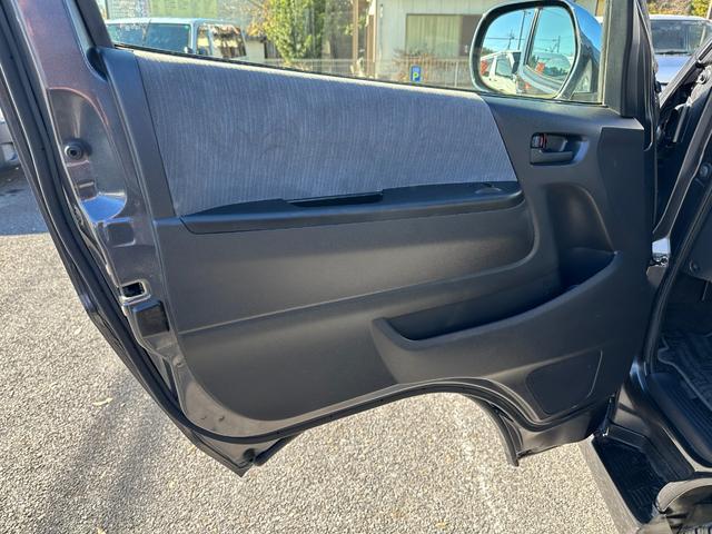 ハイエースバン ロングスーパーＧＬ　３型後期純正ナビＴＶバックカメラＥＴＣキーレスリヤクーラーヒーターオートライトオートエアコン電動格納ミラー両側スライドドアタイベルチェーンルームクリーニング済みＷエアバック（23枚目）