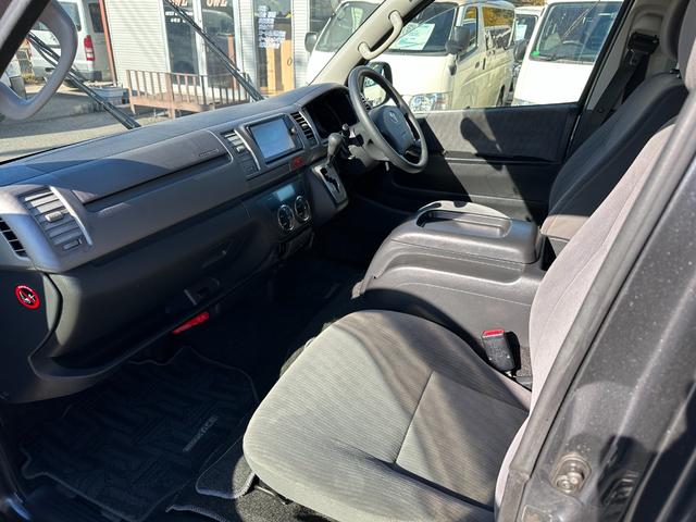 ハイエースバン ロングスーパーＧＬ　３型後期純正ナビＴＶバックカメラＥＴＣキーレスリヤクーラーヒーターオートライトオートエアコン電動格納ミラー両側スライドドアタイベルチェーンルームクリーニング済みＷエアバック（25枚目）