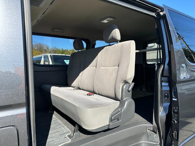 ハイエースバン ロングスーパーＧＬ　３型後期純正ナビＴＶバックカメラＥＴＣキーレスリヤクーラーヒーターオートライトオートエアコン電動格納ミラー両側スライドドアタイベルチェーンルームクリーニング済みＷエアバック（27枚目）