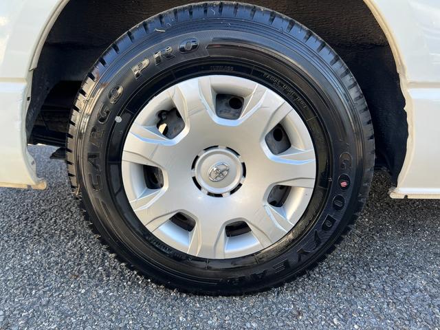 ハイエースバン ＤＸ　ＧＬパッケージ　業者販売対応リアクーラーヒーター純正ナビＴＶバックカメラＥＴＣドラレコＴＳＳ小窓コーナーセンサーＬＥＤヘッドライトキーレスタイベルチェーン電動格納ミラー２０２４年製造タイヤ６速オートマ（11枚目）