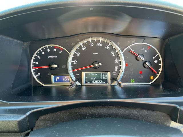 ハイエースバン ＤＸ　ＧＬパッケージ　業者販売対応リアクーラーヒーター純正ナビＴＶバックカメラＥＴＣドラレコＴＳＳ小窓コーナーセンサーＬＥＤヘッドライトキーレスタイベルチェーン電動格納ミラー２０２４年製造タイヤ６速オートマ（19枚目）