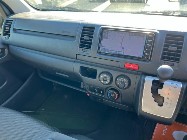 ハイエースバン ＤＸ　ＧＬパッケージ　業者販売対応リアクーラーヒーター純正ナビＴＶバックカメラＥＴＣドラレコＴＳＳ小窓コーナーセンサーＬＥＤヘッドライトキーレスタイベルチェーン電動格納ミラー２０２４年製造タイヤ６速オートマ（22枚目）