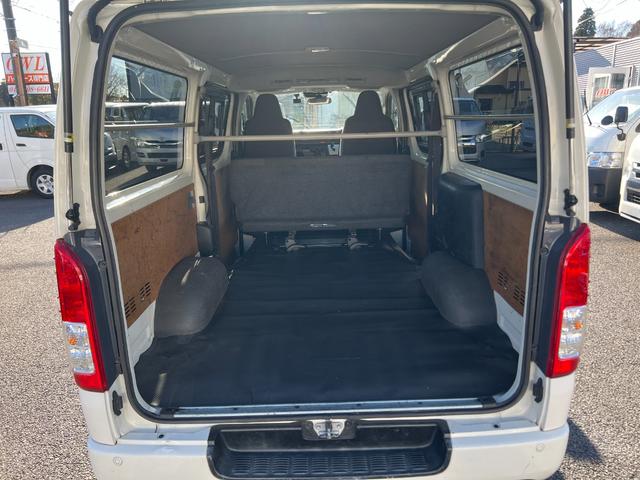 ハイエースバン ＤＸ　ＧＬパッケージ　業者販売対応リアクーラーヒーター純正ナビＴＶバックカメラＥＴＣドラレコＴＳＳ小窓コーナーセンサーＬＥＤヘッドライトキーレスタイベルチェーン電動格納ミラー２０２４年製造タイヤ６速オートマ（31枚目）