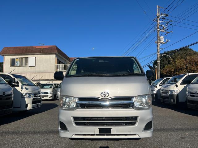 ハイエースバン ロングDX GLパッケージ 業者販売対応ディーゼル9人リヤクーラーヒーター純正ナビTVバックカメラキーレス電動格納ミラー2024年製造タイヤ革調シートカバールームクリーニング済み(3枚目)