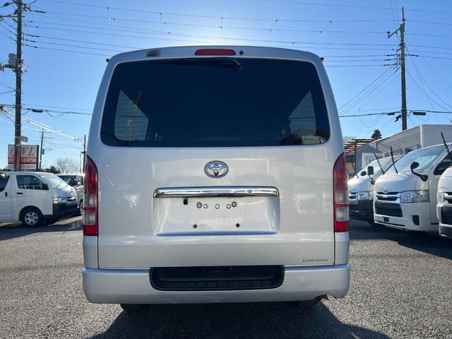 ハイエースバン ロングDX GLパッケージ 業者販売対応ディーゼル9人リヤクーラーヒーター純正ナビTVバックカメラキーレス電動格納ミラー2024年製造タイヤ革調シートカバールームクリーニング済み(5枚目)