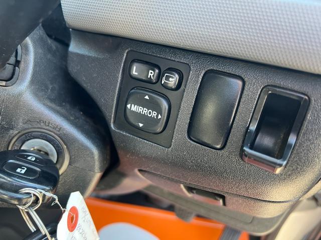 ハイエースバン ロングDX GLパッケージ 業者販売対応ディーゼル9人リヤクーラーヒーター純正ナビTVバックカメラキーレス電動格納ミラー2024年製造タイヤ革調シートカバールームクリーニング済み(11枚目)