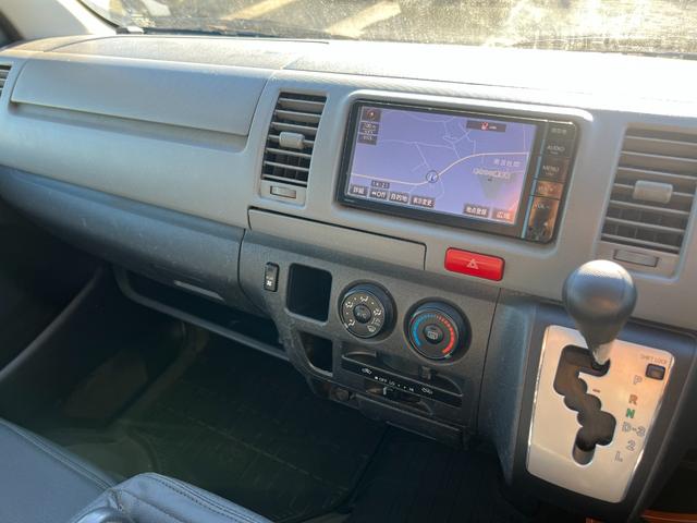 ハイエースバン ロングDX GLパッケージ 業者販売対応ディーゼル9人リヤクーラーヒーター純正ナビTVバックカメラキーレス電動格納ミラー2024年製造タイヤ革調シートカバールームクリーニング済み(13枚目)