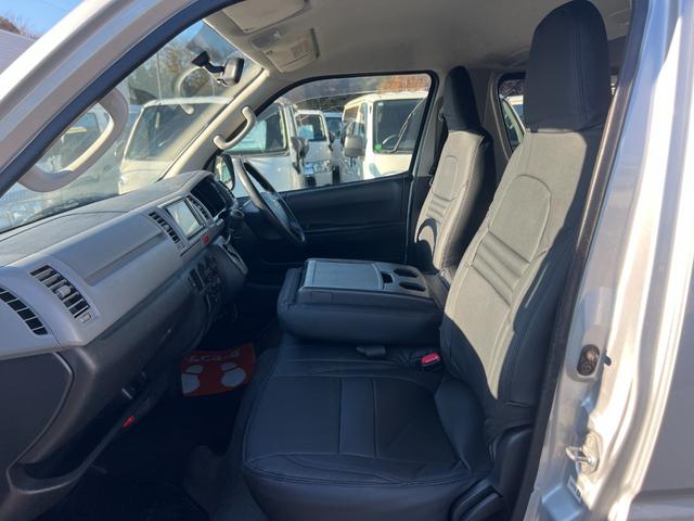 ハイエースバン ロングDX GLパッケージ 業者販売対応ディーゼル9人リヤクーラーヒーター純正ナビTVバックカメラキーレス電動格納ミラー2024年製造タイヤ革調シートカバールームクリーニング済み(19枚目)