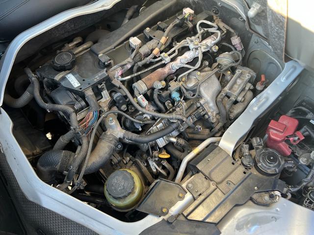 ハイエースバン ロングDX GLパッケージ 業者販売対応ディーゼル9人リヤクーラーヒーター純正ナビTVバックカメラキーレス電動格納ミラー2024年製造タイヤ革調シートカバールームクリーニング済み(20枚目)