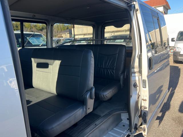 ハイエースバン ロングDX GLパッケージ 業者販売対応ディーゼル9人リヤクーラーヒーター純正ナビTVバックカメラキーレス電動格納ミラー2024年製造タイヤ革調シートカバールームクリーニング済み(21枚目)