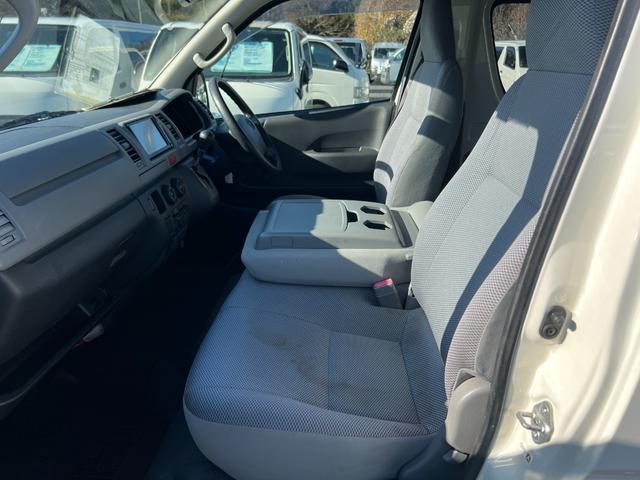 ハイエースバン ロングDX 業者販売歓迎純正ナビワンセグTVバックカメラ6人小窓ABSエアバックタイベルチェーン集中ドアロック4ナンバー積載量1250キロ(26枚目)