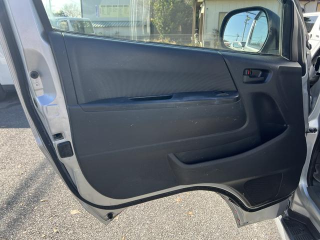 ハイエースバン DX GLパッケージ 業者販売歓迎純正ナビワンセグTVバックカメラETCキーレスABSエアバック6人小窓2023年製タイヤタイベルチェーン(27枚目)