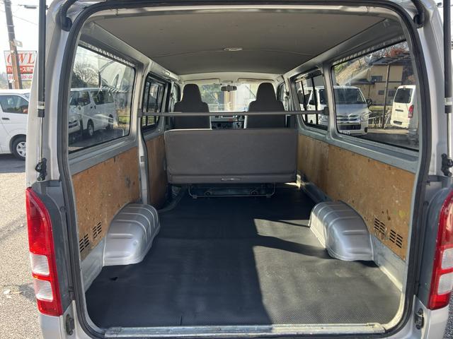 ハイエースバン DX GLパッケージ 業者販売歓迎純正ナビワンセグTVバックカメラETCキーレスABSエアバック6人小窓2023年製タイヤタイベルチェーン(33枚目)