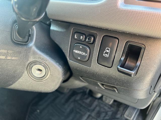ハイエースワゴン ＧＬ　業者販売歓迎３型４ＷＤ電動スライドアリアクーラーヒーターナビワンセグＴＶバックカメラキーレスイージークローザーＥＴＣオートライトオートエアコンフロントフォグ１００Ｖ電源電動格納ミラータイベルチェーン（19枚目）