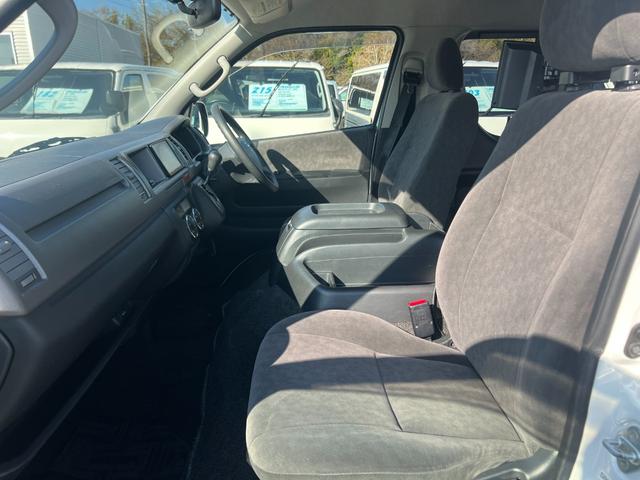 ハイエースワゴン ＧＬ　業者販売歓迎３型４ＷＤ電動スライドアリアクーラーヒーターナビワンセグＴＶバックカメラキーレスイージークローザーＥＴＣオートライトオートエアコンフロントフォグ１００Ｖ電源電動格納ミラータイベルチェーン（27枚目）