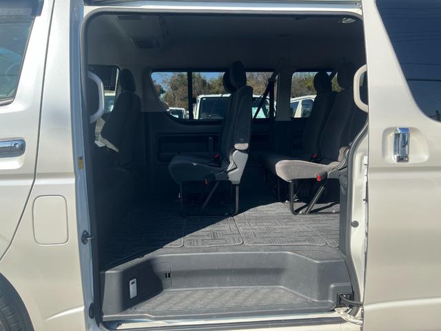 ハイエースワゴン ＧＬ　業者販売歓迎３型４ＷＤ電動スライドアリアクーラーヒーターナビワンセグＴＶバックカメラキーレスイージークローザーＥＴＣオートライトオートエアコンフロントフォグ１００Ｖ電源電動格納ミラータイベルチェーン（31枚目）