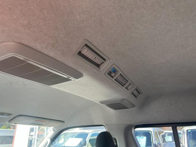 ハイエースワゴン ＧＬ　業者販売歓迎３型４ＷＤ電動スライドアリアクーラーヒーターナビワンセグＴＶバックカメラキーレスイージークローザーＥＴＣオートライトオートエアコンフロントフォグ１００Ｖ電源電動格納ミラータイベルチェーン（34枚目）