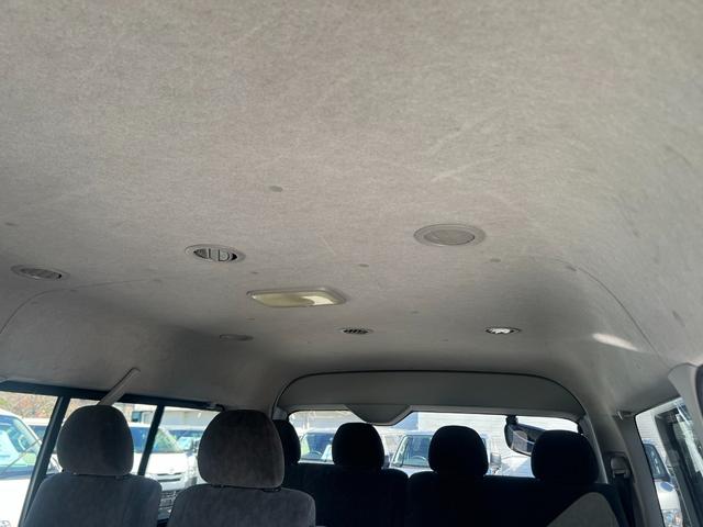 ハイエースワゴン ＧＬ　業者販売歓迎３型４ＷＤ電動スライドアリアクーラーヒーターナビワンセグＴＶバックカメラキーレスイージークローザーＥＴＣオートライトオートエアコンフロントフォグ１００Ｖ電源電動格納ミラータイベルチェーン（35枚目）