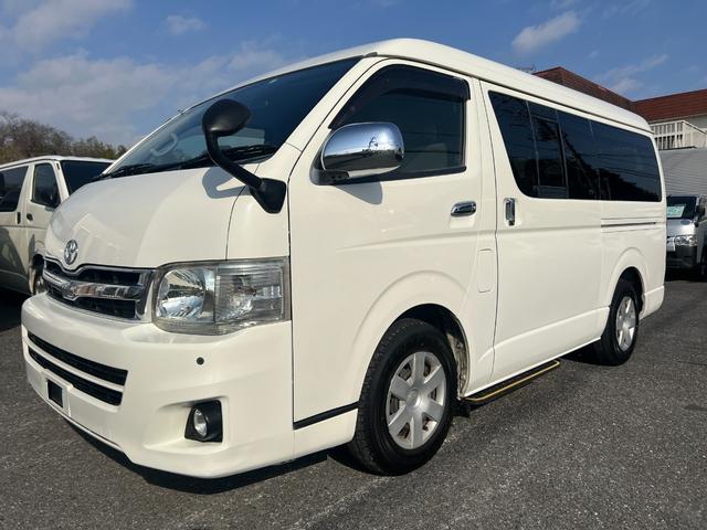 ハイエースワゴン ＧＬ　３型後期１０人純正ナビＴＶバックカメラキーレスリヤクーラーヒーター電動ステップイージークローザーコーナーセンサーオートライトオートエアコン電動格納ミラーＦフォグ２０２４年製造タイヤＷエアバック（4枚目）