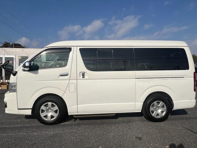 ハイエースワゴン ＧＬ　３型後期１０人純正ナビＴＶバックカメラキーレスリヤクーラーヒーター電動ステップイージークローザーコーナーセンサーオートライトオートエアコン電動格納ミラーＦフォグ２０２４年製造タイヤＷエアバック（5枚目）