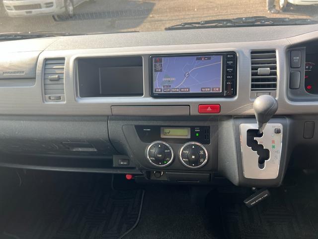 ハイエースワゴン ＧＬ　３型後期１０人純正ナビＴＶバックカメラキーレスリヤクーラーヒーター電動ステップイージークローザーコーナーセンサーオートライトオートエアコン電動格納ミラーＦフォグ２０２４年製造タイヤＷエアバック（22枚目）