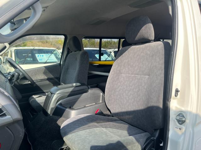 ハイエースワゴン ＧＬ　３型後期１０人純正ナビＴＶバックカメラキーレスリヤクーラーヒーター電動ステップイージークローザーコーナーセンサーオートライトオートエアコン電動格納ミラーＦフォグ２０２４年製造タイヤＷエアバック（29枚目）