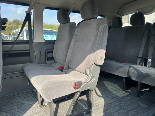 ハイエースワゴン ＧＬ　３型後期１０人純正ナビＴＶバックカメラキーレスリヤクーラーヒーター電動ステップイージークローザーコーナーセンサーオートライトオートエアコン電動格納ミラーＦフォグ２０２４年製造タイヤＷエアバック（35枚目）