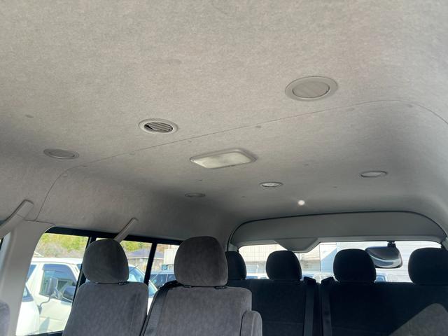 ハイエースワゴン ＧＬ　３型後期１０人純正ナビＴＶバックカメラキーレスリヤクーラーヒーター電動ステップイージークローザーコーナーセンサーオートライトオートエアコン電動格納ミラーＦフォグ２０２４年製造タイヤＷエアバック（37枚目）