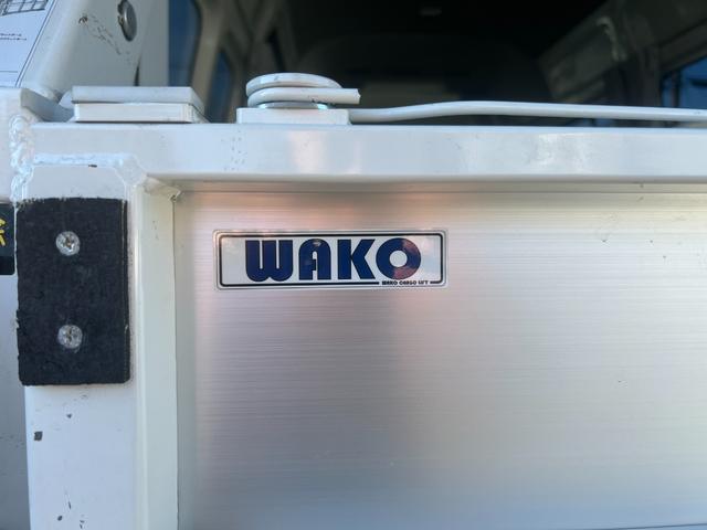 ハイエースバン SロングDX 電動リフト付きリヤクーラーヒーター純正ナビTVバックカメラETC100V電源床張り加工外部電源フロントフォグ2024年製造タイヤタイベルチェーン小窓(4枚目)