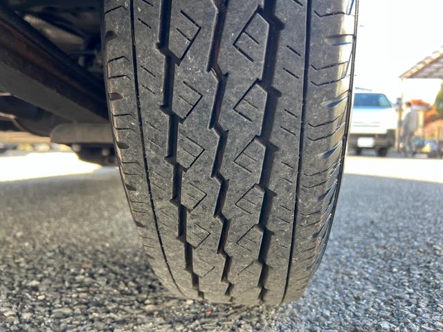 ハイエースバン SロングDX 電動リフト付きリヤクーラーヒーター純正ナビTVバックカメラETC100V電源床張り加工外部電源フロントフォグ2024年製造タイヤタイベルチェーン小窓(16枚目)