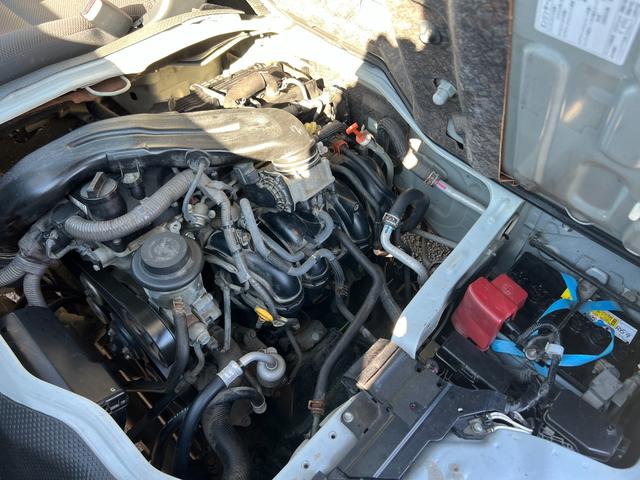 ハイエースバン SロングDX 電動リフト付きリヤクーラーヒーター純正ナビTVバックカメラETC100V電源床張り加工外部電源フロントフォグ2024年製造タイヤタイベルチェーン小窓(34枚目)