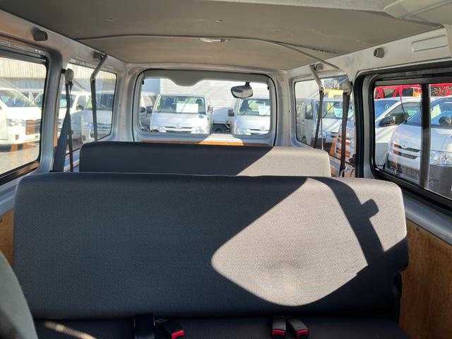 ハイエースバン ロングDX ディーゼル9人キーレスリヤクーラーヒーター純正ナビTVBluetoothバックカメラドラレコ小窓禁煙ルームクリーニング済(24枚目)