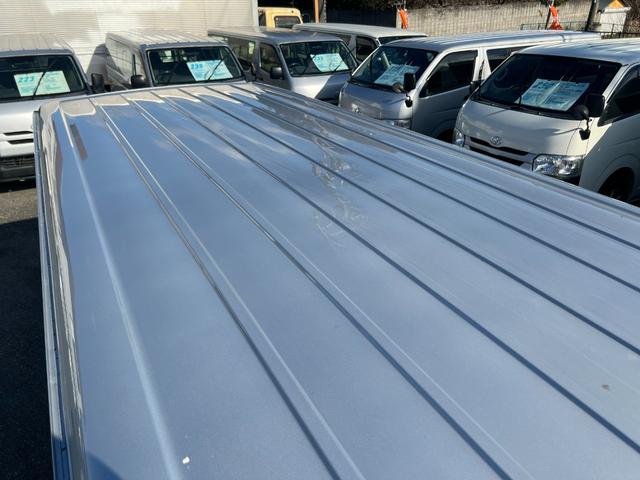 ハイエースバン ロングＤＸ　ＧＬパッケージ　５Ｄ６人乗りキーレスナビＴＶバックカメラ小窓電動格納ミラータイベルチェーンルームクリーニング済（10枚目）