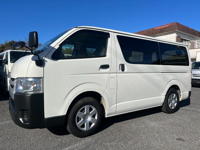 ハイエースバン ロングＤＸ　３人乗り５ドアキーレスバックカメラパワーウィンドウ集中ドアロックタイベルチェーン６速ＡＴ禁煙ルームクリーニング済（4枚目）