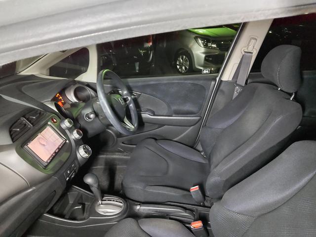 フィット G 禁煙車 ETC HDDナビ テレビDVD視聴可 ミュージックサーバ キーレスエントリ ドアバイザ プライバシーガラス ヘッドライトレベライザ ドライブレコーダ(6枚目)