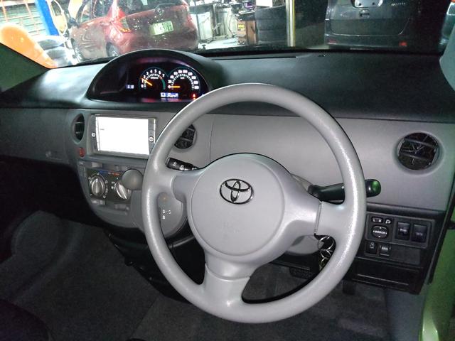 シエンタ Ｘリミテッド　禁煙車　電動スライドドア　ナビ　テレビ　ＤＶＤ視聴可　キーレスエントリー　ＥＴＣ　ヘッドライトレベライザ　ウインカー付きドアミラー　３列シート７人乗り　ドライブレコーダ（3枚目）