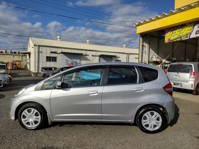 フィット G 禁煙車 スカイルーフ HDDナビ ミュージックサーバ テレビDVD視聴可 ドアバイザー ETC キーレスエントリー ヘッドライトレベライザ ドライブレコーダ(8枚目)