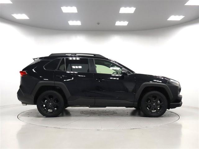 ＲＡＶ４ ハイブリッドアドベンチャー　オフロードパッケージＩＩ　弊社元試乗車　禁煙車　トヨタ認定中古車　コネクティッドナビＰＬＵＳ　パノラミックビューモニター　パワーバックドア　シートベンチレーション　トヨタセーフティーセンス　レーダークルーズコントロール（5枚目）