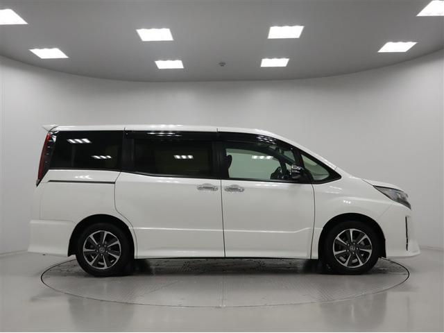 ノア Si ダブルバイビーIII ワンオーナー 禁煙車 トヨタ認定中古車 アルパイン製9インチナビ 後席モニター ETC ドライブレコーダー トヨタセーフティーセンス クリアランスソナー 両側パワースライドドア(5枚目)