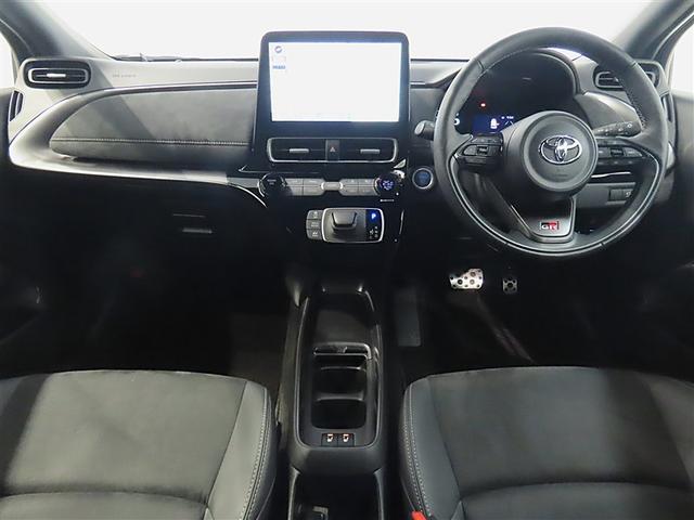 アクア GRスポーツ ワンオーナー 禁煙車 トヨタ認定中古車 GRスポーツ 10,5インチディスプレイオーディオナビ パノラミックビューモニター 前後ドラレコ トヨタセーフティーセンス レーダークルーズコントロール(3枚目)