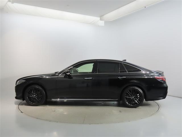 クラウンハイブリッド ＲＳ　リミテッドＩＩ　ワンオーナー　禁煙車　トヨタ認定中古車　純正ナビ　バックカメラ　ＥＴＣ　シートベンチレーション　トヨタセーフティーセンス　レーダークルーズ　クリアランスソナー（4枚目）