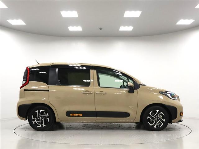 シエンタ ハイブリッドＺ　ワンオーナー　禁煙車　トヨタ認定中古車　コネクティッドナビ　パノラミックビューモニター　シートヒーター　トヨタセーフティーセンス　レーダークルーズコントロール　クリアランスソナー（5枚目）