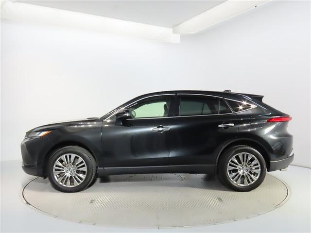 ハリアー Ｚ　レザーパッケージ　ワンオーナー　禁煙車　トヨタ認定中古車　純正ナビ　パノラミックビューモニター　シートベンチレーション　デジタルインナーミラー　パワーバックドア　トヨタセーフティーセンス　レーダークルーズコントロール（4枚目）