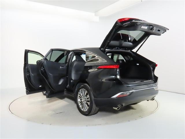 ハリアー Ｚ　レザーパッケージ　ワンオーナー　禁煙車　トヨタ認定中古車　純正ナビ　パノラミックビューモニター　シートベンチレーション　デジタルインナーミラー　パワーバックドア　トヨタセーフティーセンス　レーダークルーズコントロール（30枚目）