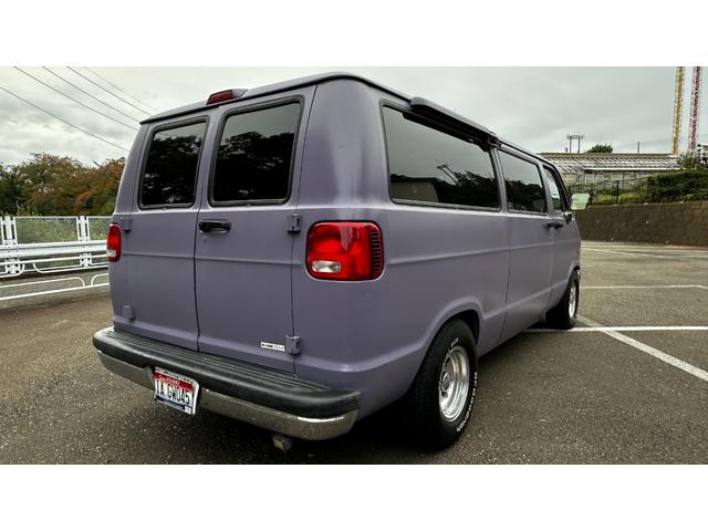 ダッジ・バン ベースグレード　ミディアム　スライドドア　観音開き（5枚目）