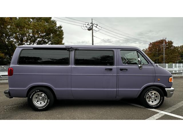 ダッジ・バン ベースグレード　ミディアム　スライドドア　観音開き（11枚目）
