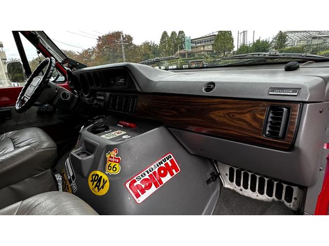 ダッジ・バン ベースグレード　ミディアム　スライドドア　観音開き（53枚目）