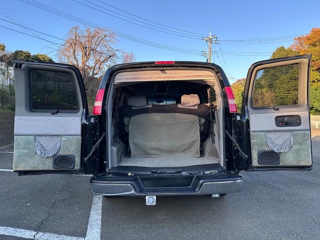 シボレーエクスプレス ベースグレード　５ドア　リアドア観音開き（7枚目）