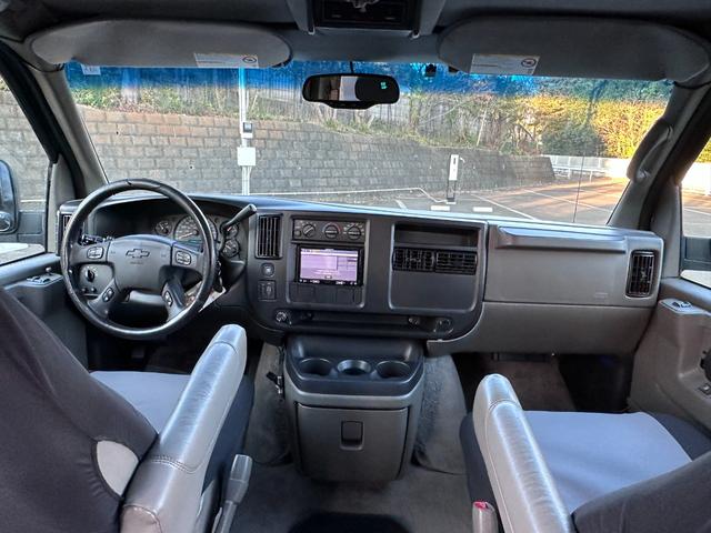 シボレーエクスプレス ベースグレード　５ドア　リアドア観音開き（26枚目）