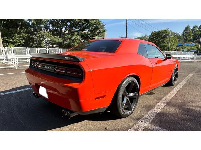 ダッジ・チャレンジャー SRT8(4枚目)
